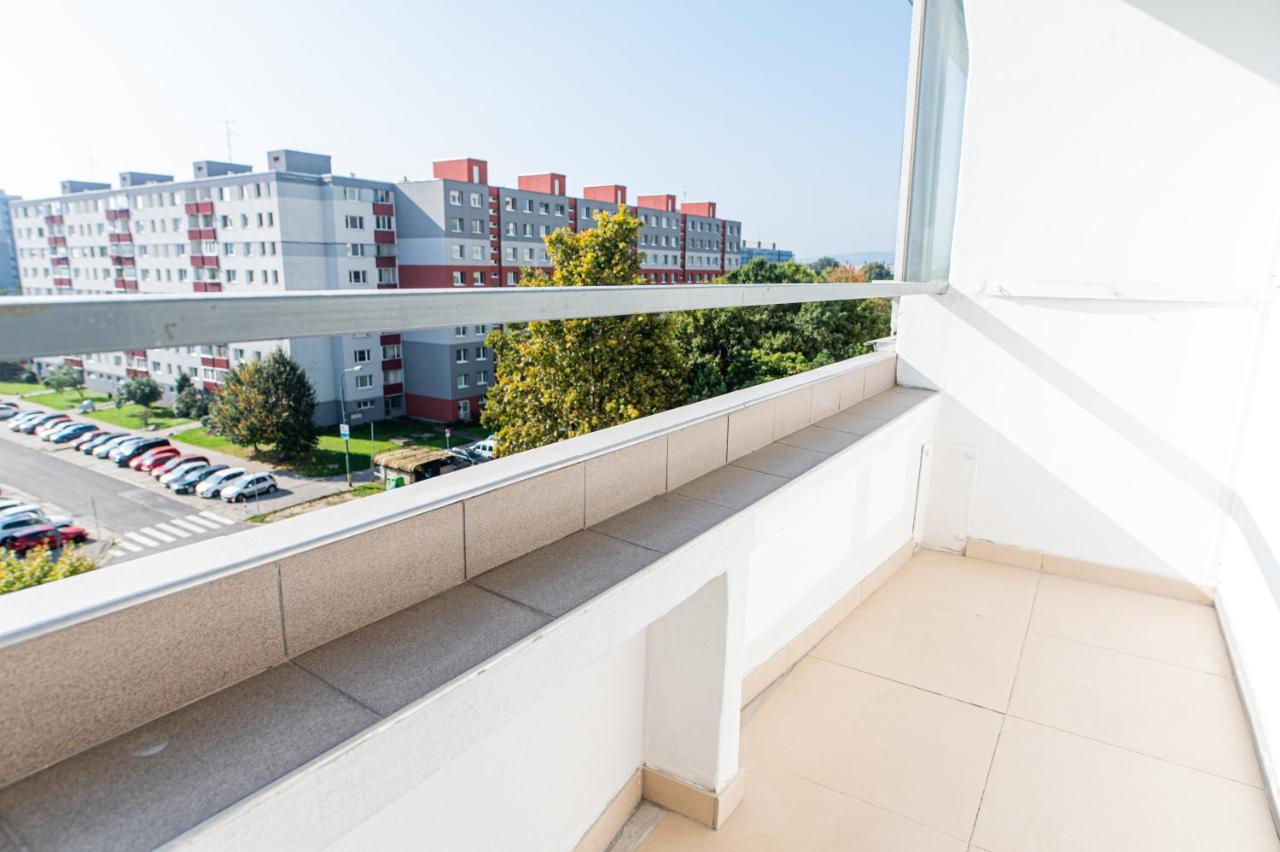 Private Room 1 Km From Center With Kitchen Pressburg Exterior foto