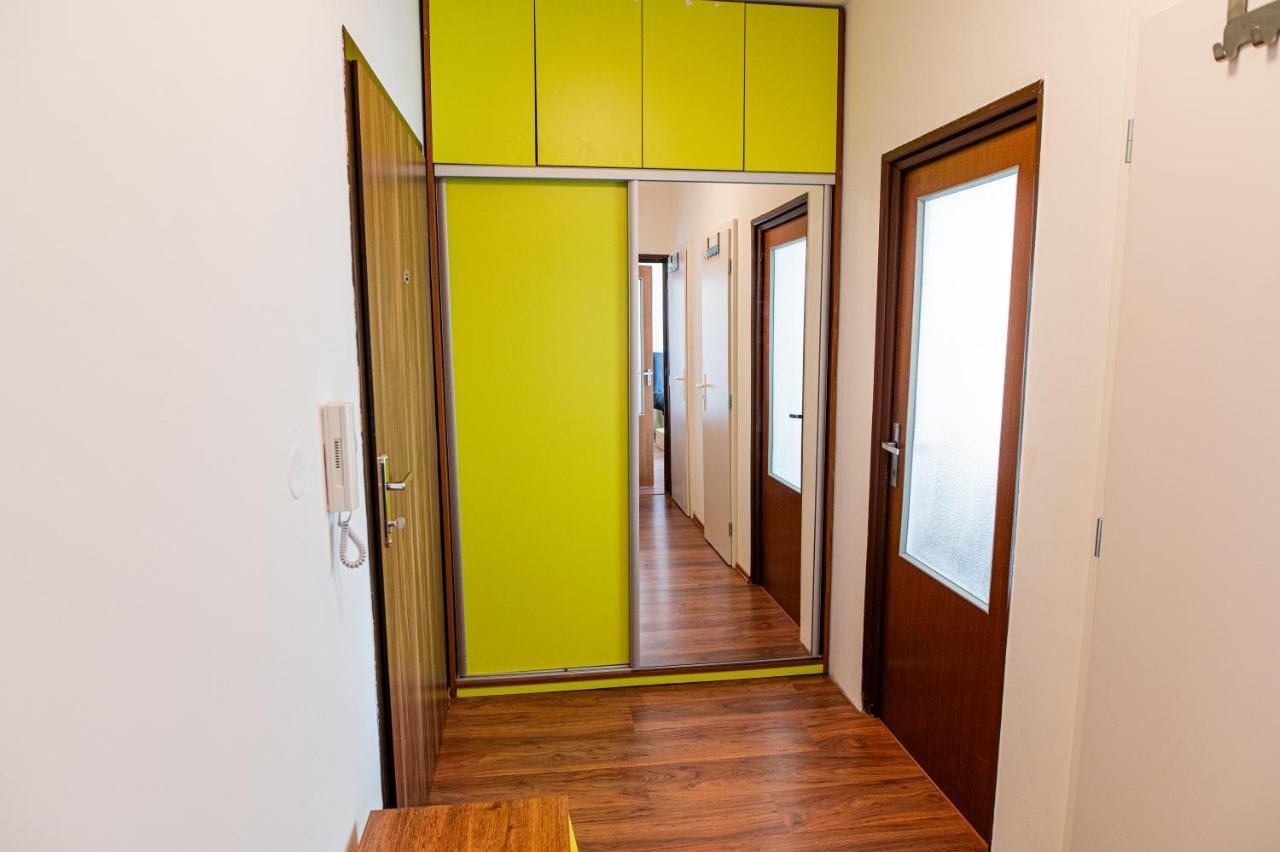 Private Room 1 Km From Center With Kitchen Pressburg Exterior foto