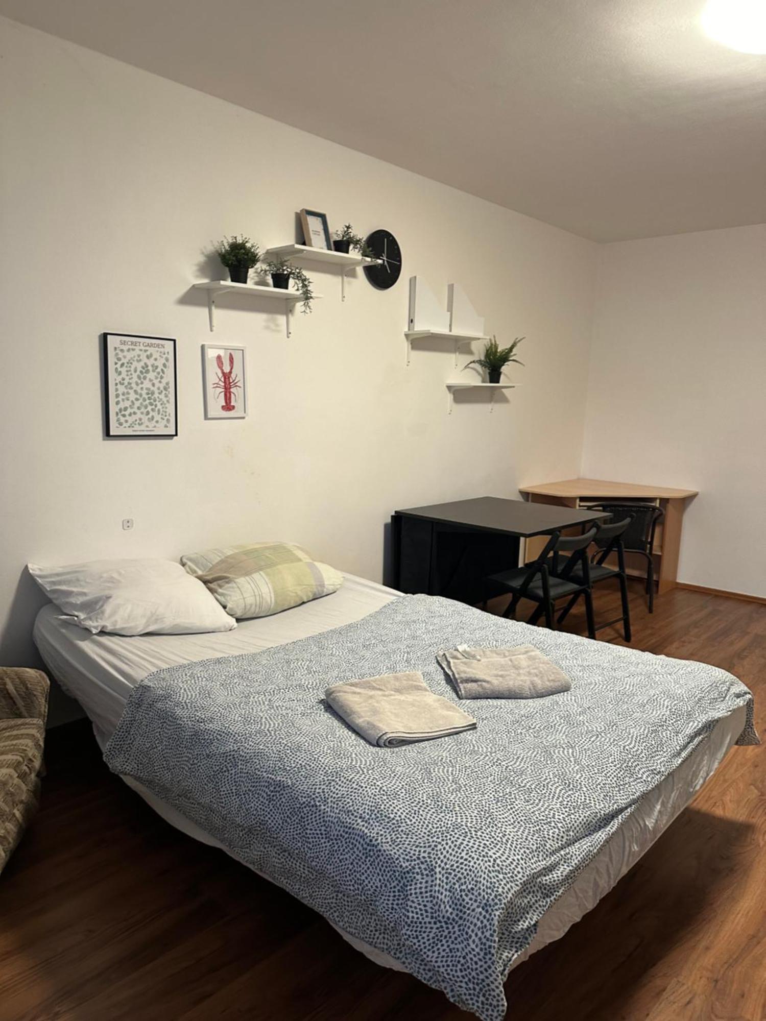 Private Room 1 Km From Center With Kitchen Pressburg Exterior foto